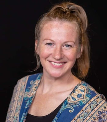 Portrait of Rochelle Hardy, Realtor.